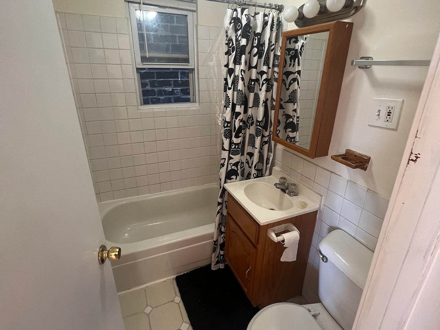 2 bed, 1600 sqft, $2,500 — Photo 2