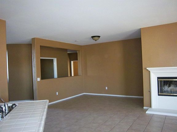 5th image of 15266 Arcadian St