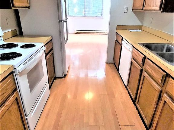 4th image of 1017 156th Ave NE APT 2