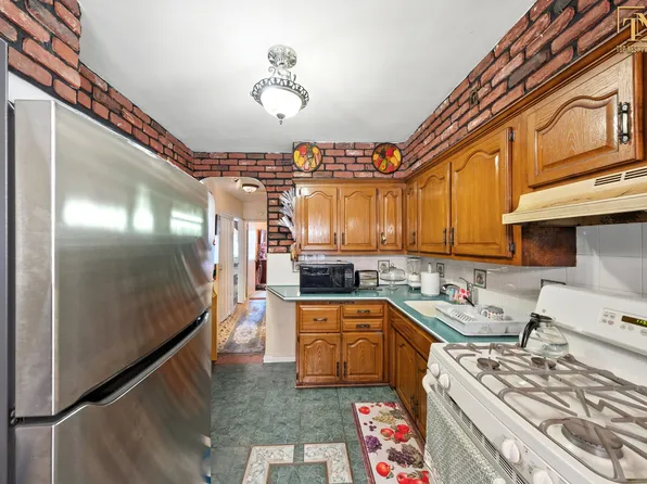 1226 East 51st Street image 4 of 29