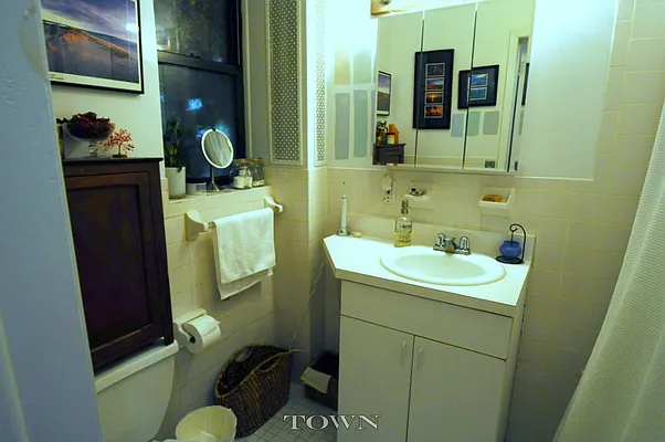 Rented by Town Residential | media 33