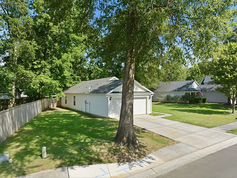 8765 Mahi Mahi Way — Photo 40
