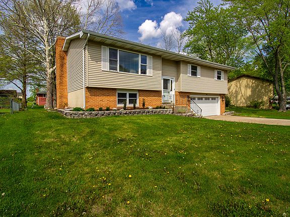 3rd image of 3063 Parkwood Pl
