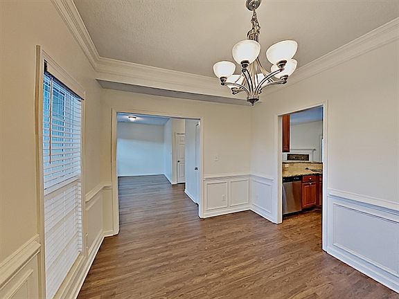 3rd image of 46 Eastlake Lndg