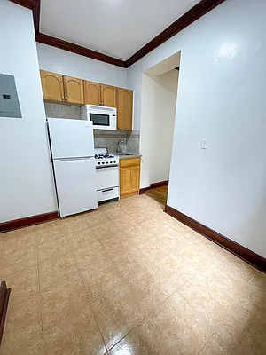 Rented by City Connections Realty | media 7