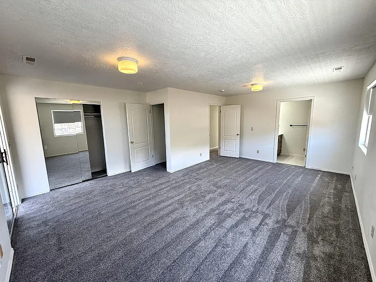 2506 W Grandview Dr — Photo 26