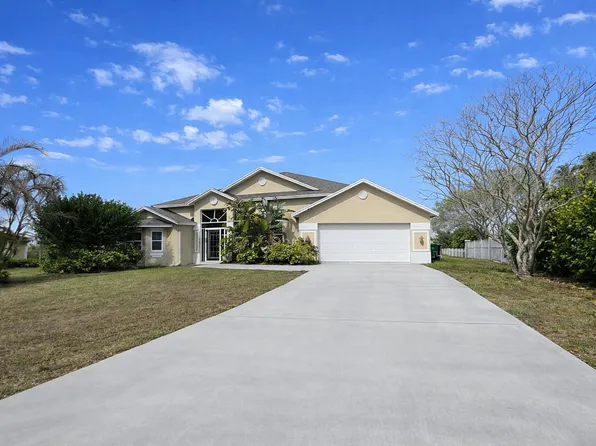 301 SW Buzby Court, Port St Lucie, FL 34953