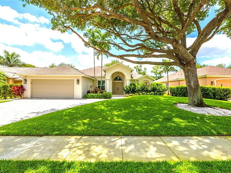 1507 Vintage Ln — Photo 2