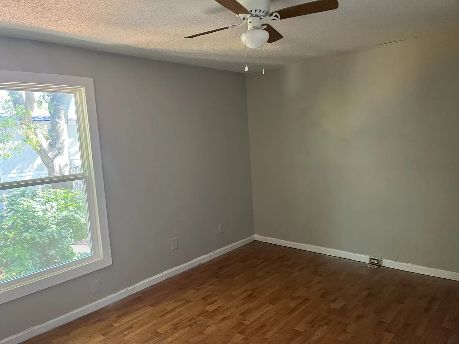2 bed, 2.5 bath, 1000 sqft, $1,550 — Photo 3
