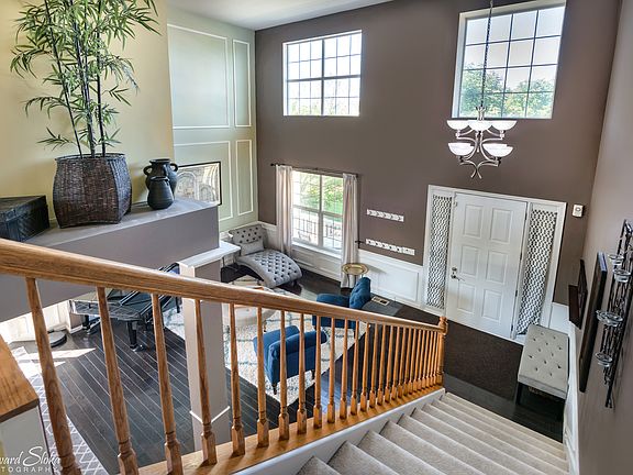 5th image of 238 Laurel Ln