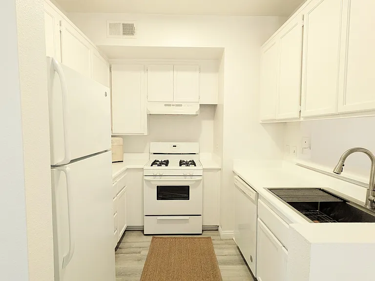 2452 S Centinela Ave #4 — Photo 7