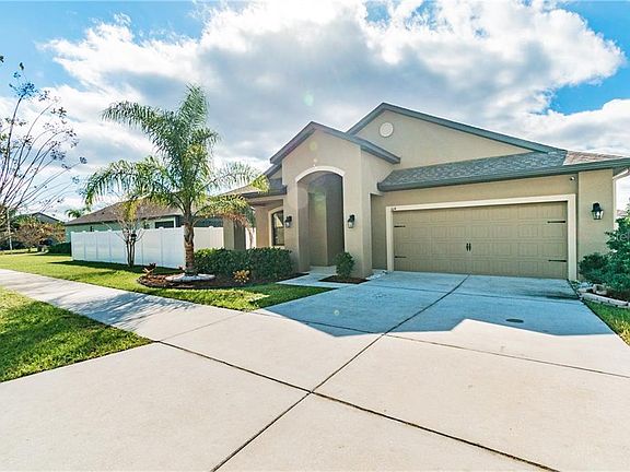 2nd image of 614 Silverthorn Pl