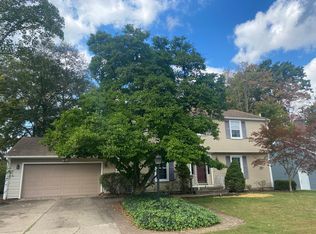 2904 Carters Grove Rd, Cuyahoga Falls, OH 44223