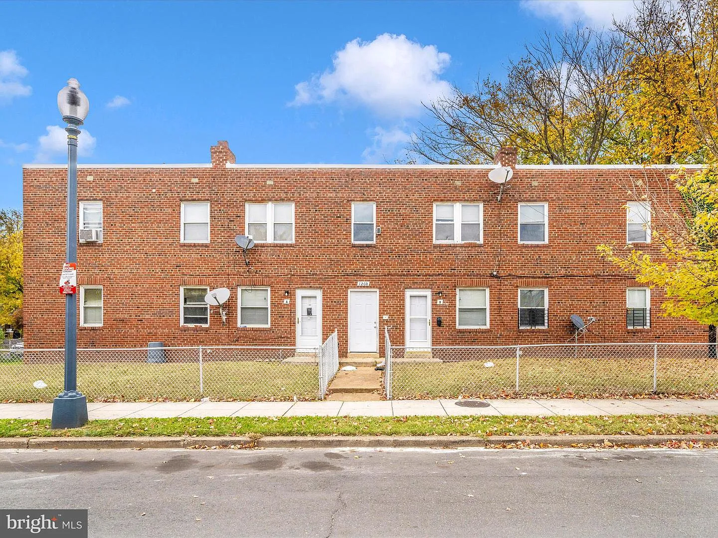 1208 Raum St NE photo 1