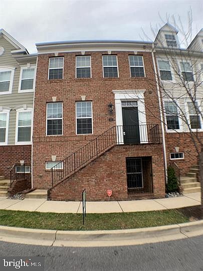 1st image of 10 Derby Dr