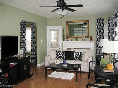 5th image of 923 Greenwood Ave