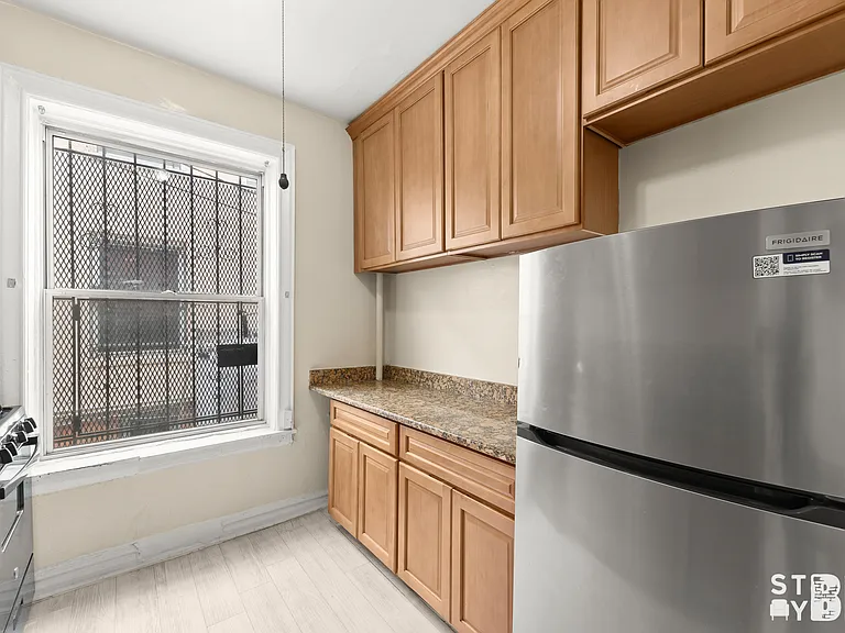 79 E 51st St #1F — Photo 2