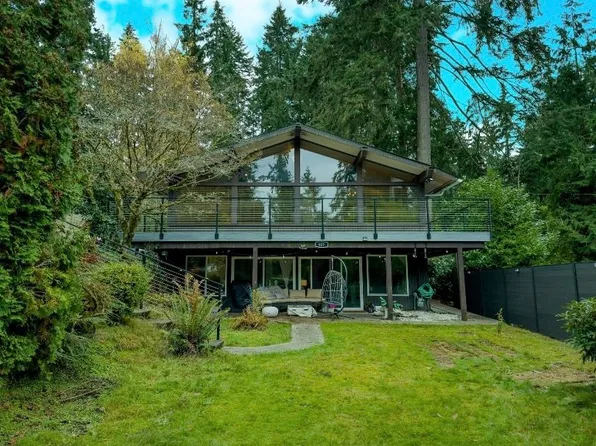 621 NE 201st St #Top, Seattle, WA 98155