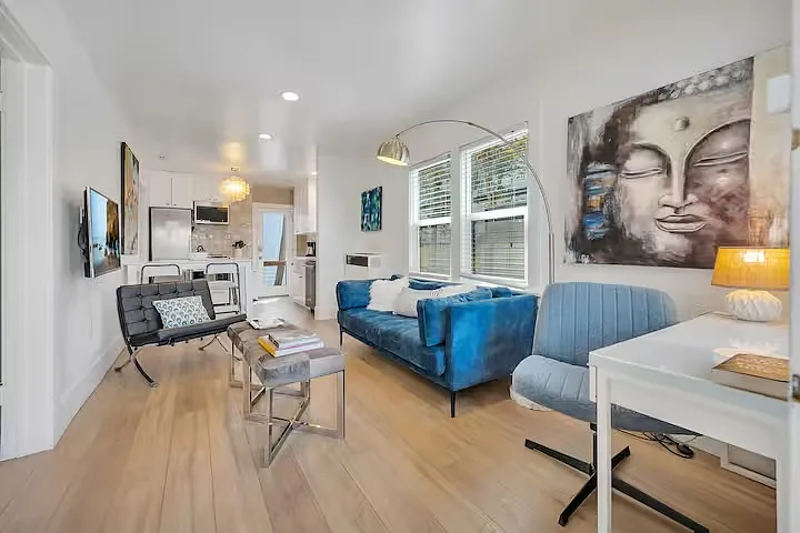 656 Broadway St — Photo 6