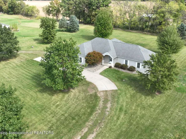 6607 Omara Dr, Eaton Rapids, MI 48827