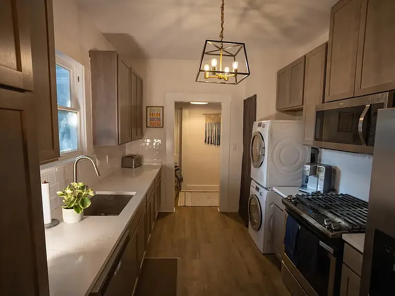 Kitchen/Laundry