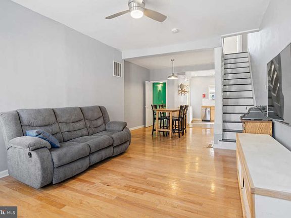 3rd image of 332 Emily St