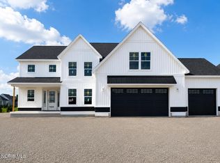 118 Old Dover Rd, Perrysburg, OH 43551