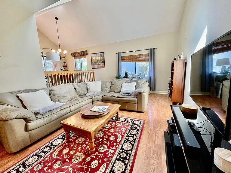 2 Hawthorne Pl — Photo 9