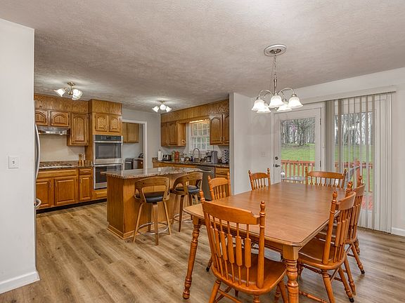 3rd image of 26332 Beech Cir