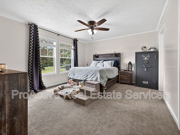 2nd image of 1053 Pitchkettle Rd