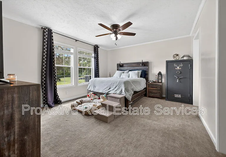1053 Pitchkettle Rd — Photo 2