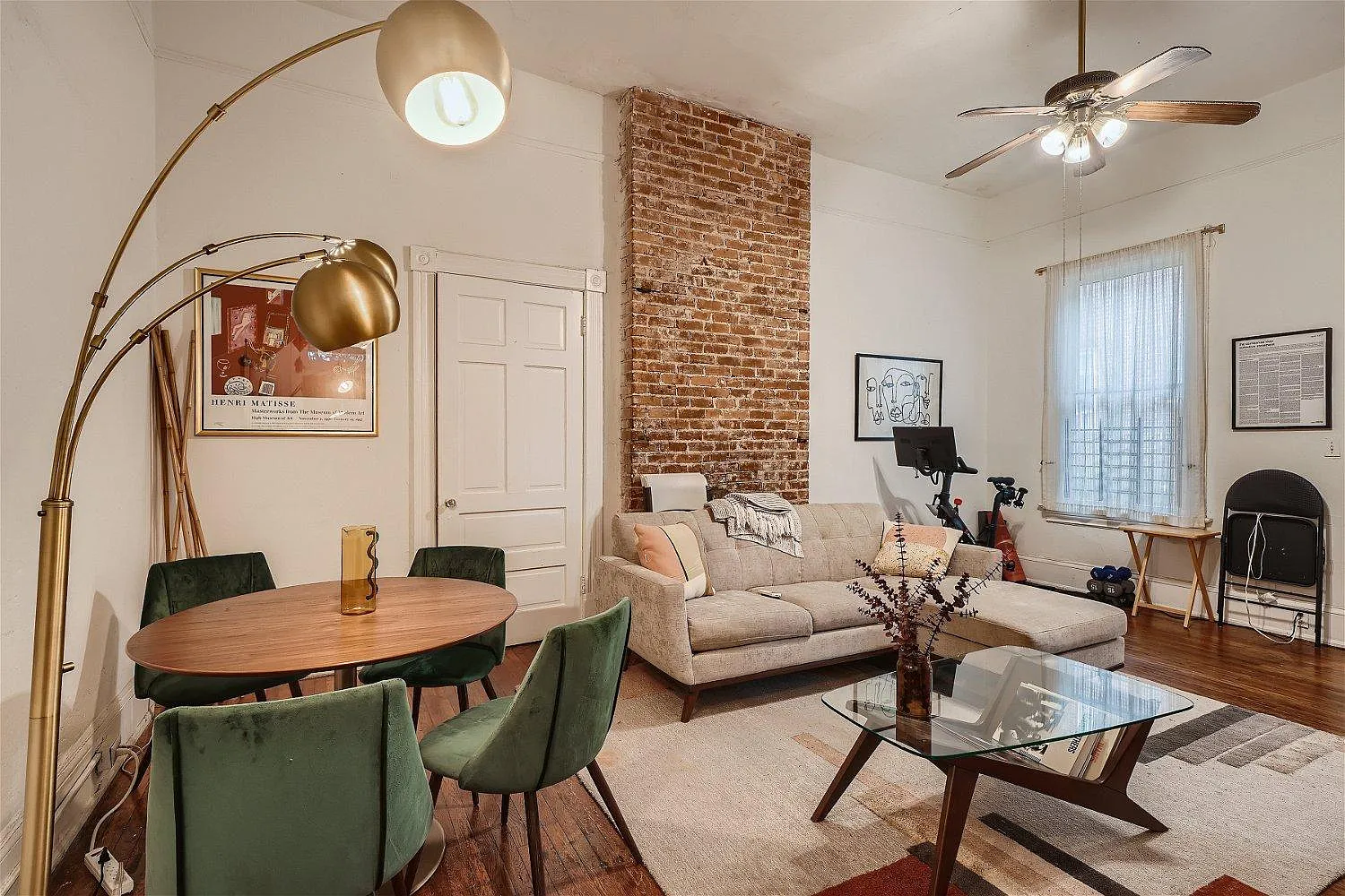 1221 Euclid Ave NE — Photo 3