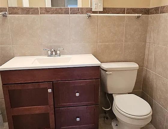 3rd image of 431 Washington St #1/2