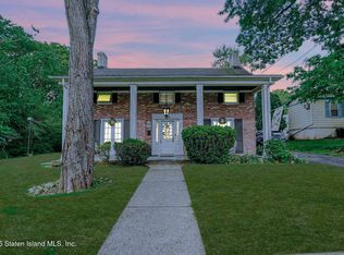 77 S Goff Ave, Staten Island, NY 10309