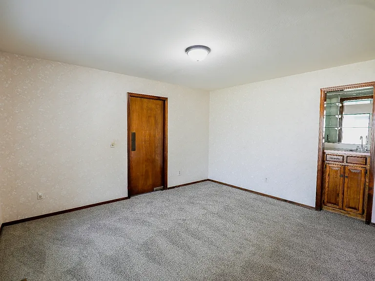 1321 Harding Ave — Photo 6