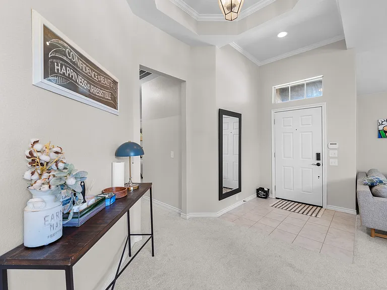 11350 Balcones Dr — Photo 3