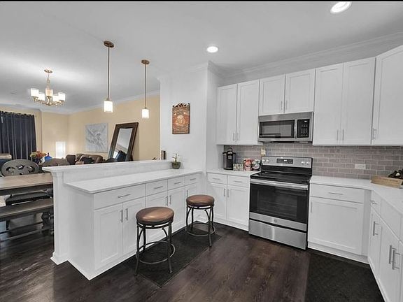3rd image of 1640 Perla Dr