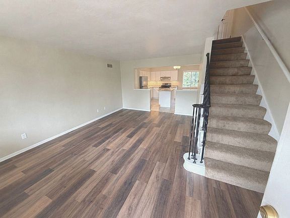 3rd image of 101-123 Estes Ave #111