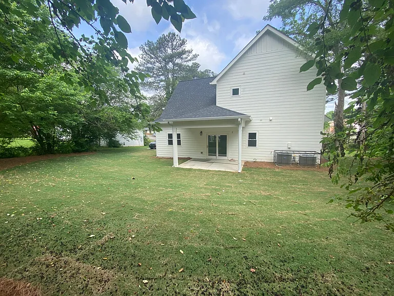 2348 Woodcastle Ln SE — Photo 12