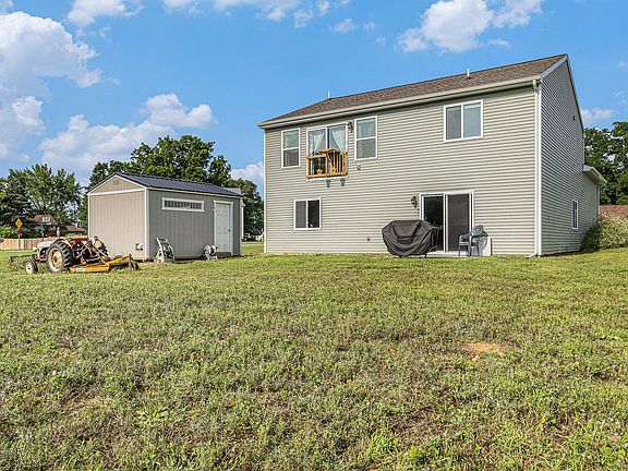 3rd image of 17472 Pebble Ln