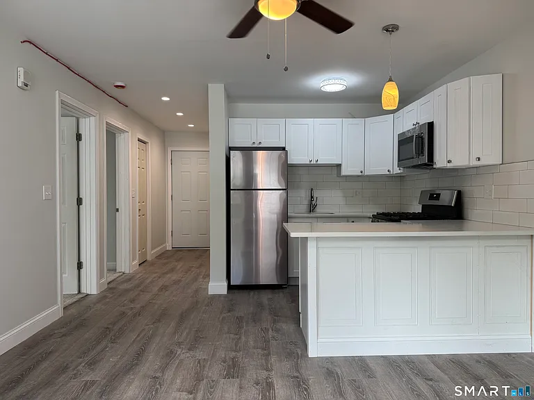 1085 Whalley Ave #9 — Photo 3