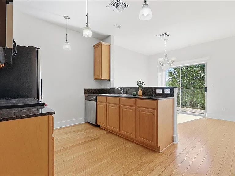 13420 Lyndhurst St #807 — Photo 9