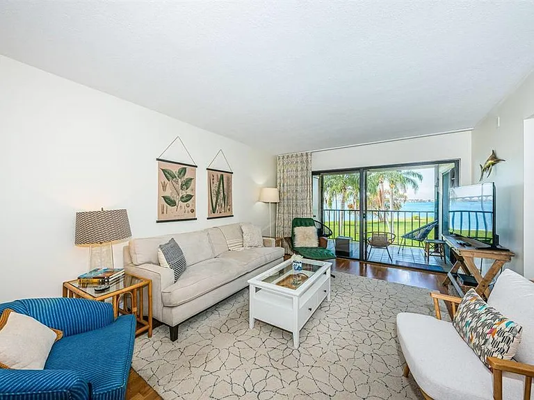 6295 Bahia Del Mar Cir #216 — Photo 9