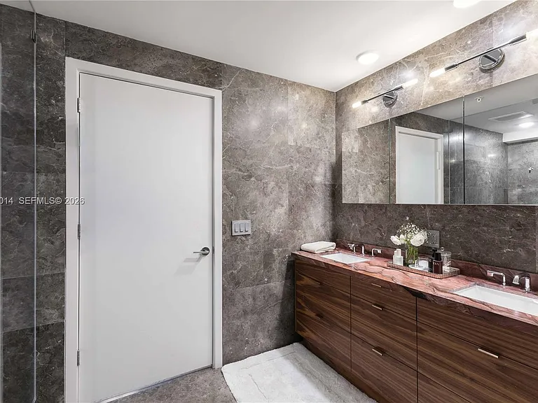 6800 Indian Creek Dr #4D — Photo 25