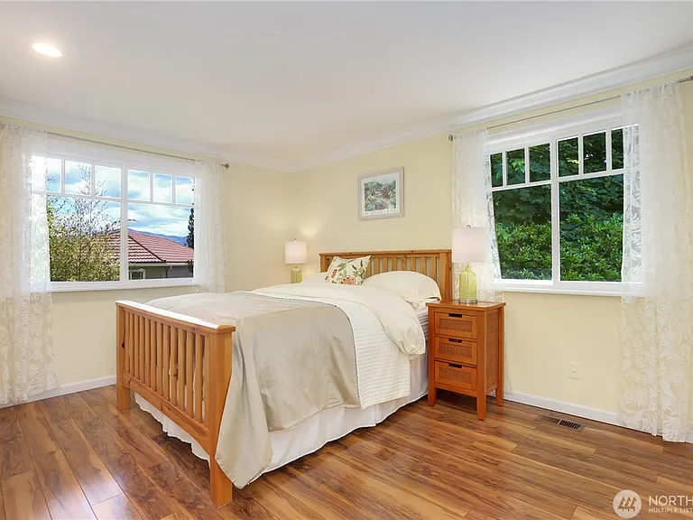 18829 SE 46th Way — Photo 7
