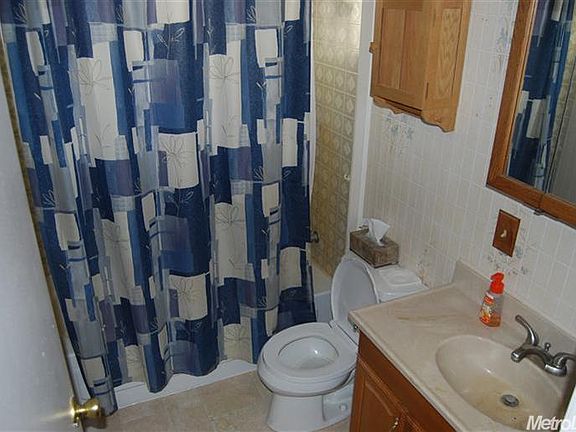 5th image of 6118 Griffith Ave