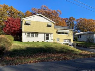 130 Parklawn Dr, Waterbury, CT 06708