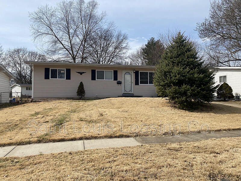 1st image of 2330 Pheasant Dr