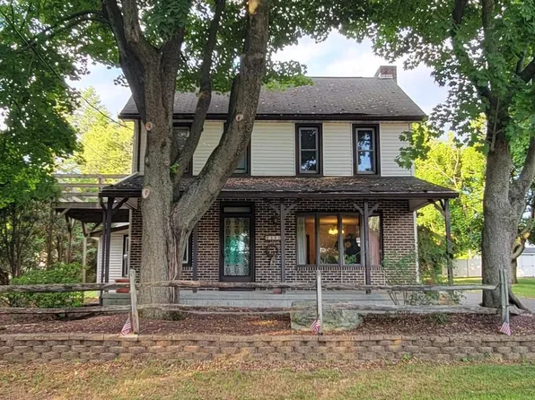 1539 Fairview Dr, Leesport, PA 19533