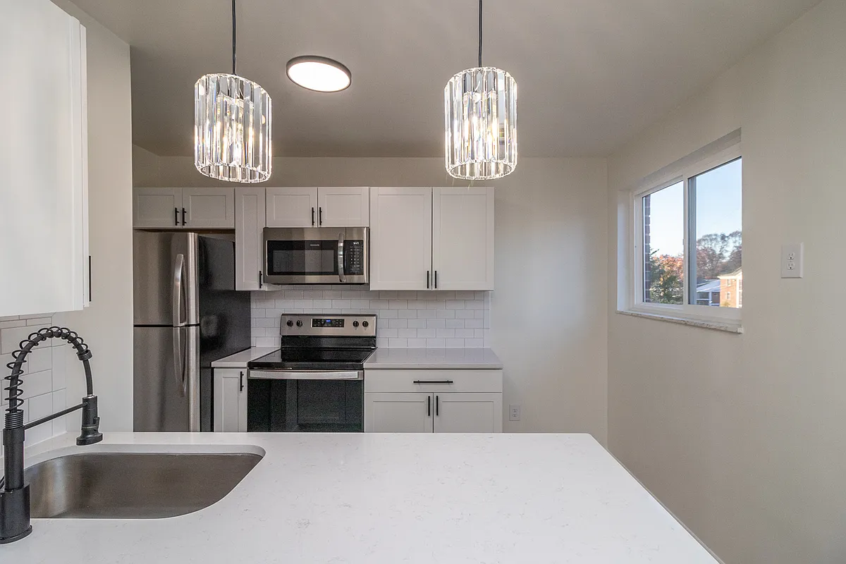 Building Photo - 901 Mohawk Trl #1